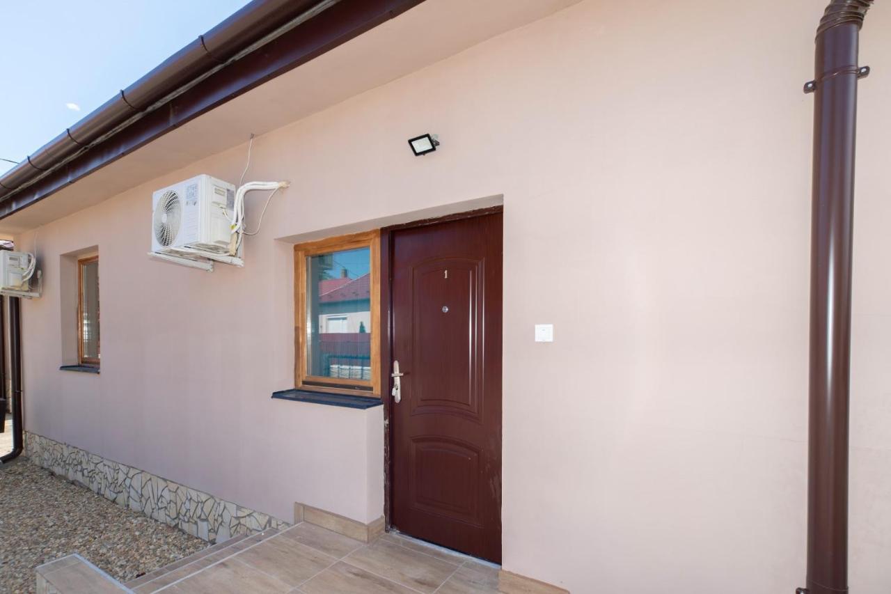 Ivanhoe Apartman Apartment Nyírbátor Екстериор снимка