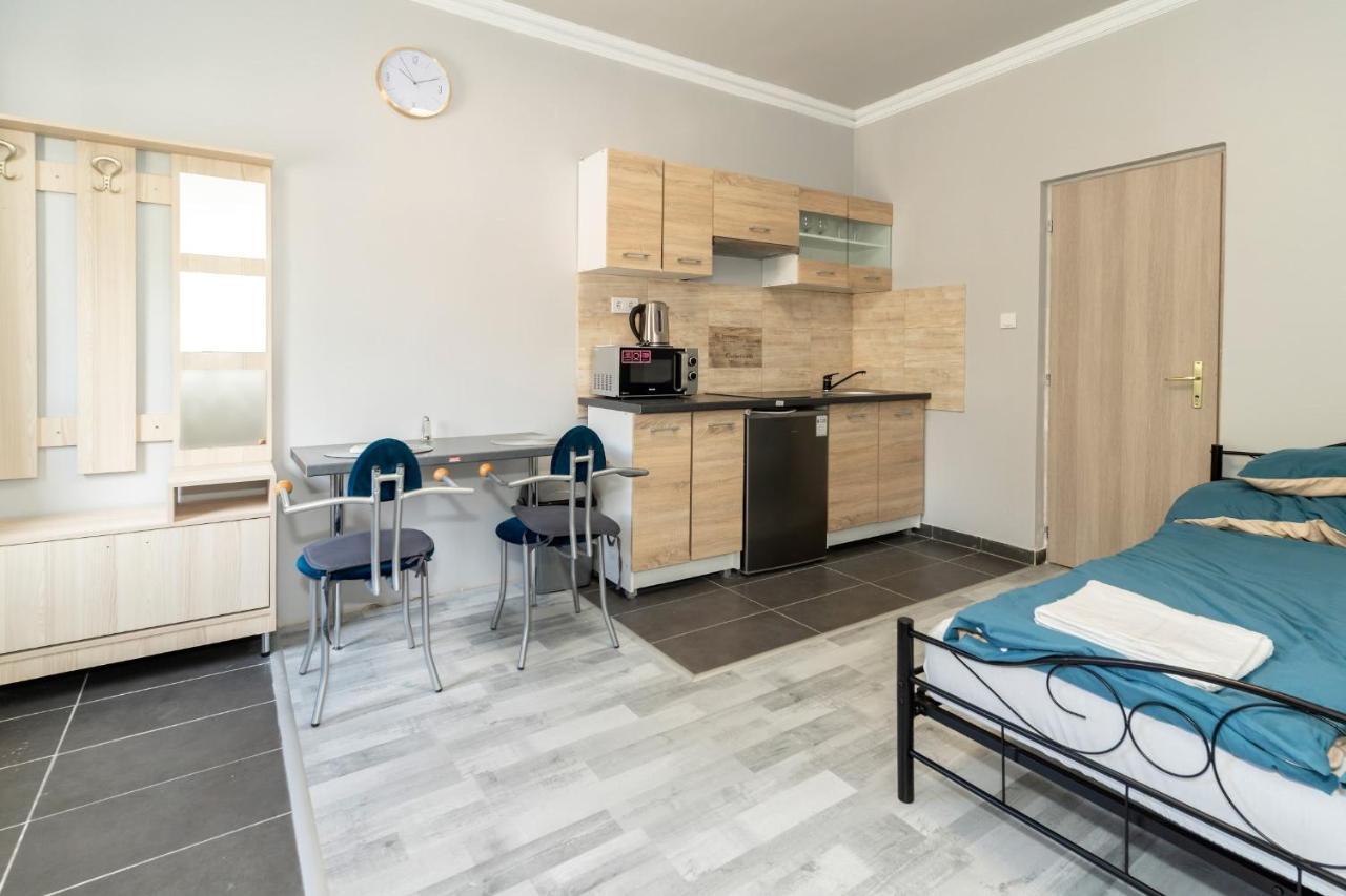 Ivanhoe Apartman Apartment Nyírbátor Екстериор снимка