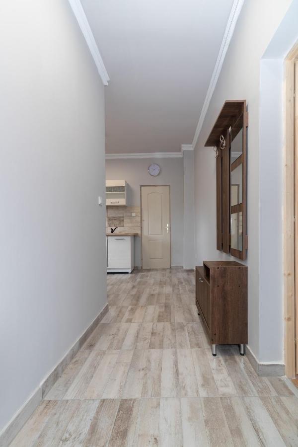 Ivanhoe Apartman Apartment Nyírbátor Екстериор снимка