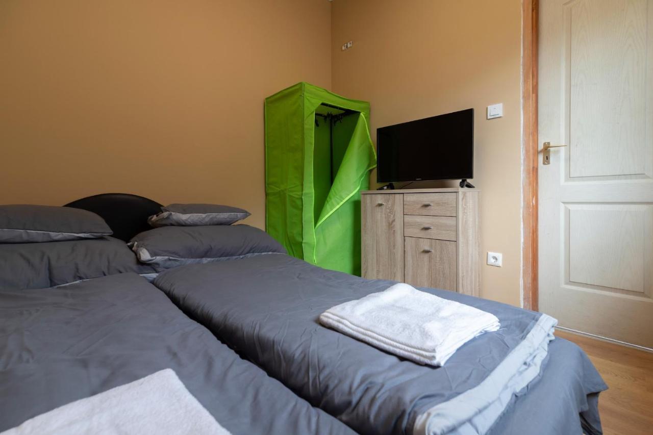 Ivanhoe Apartman Apartment Nyírbátor Екстериор снимка