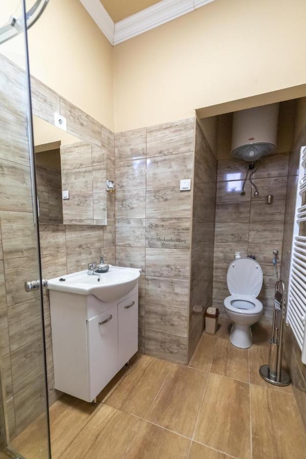 Ivanhoe Apartman Apartment Nyírbátor Екстериор снимка