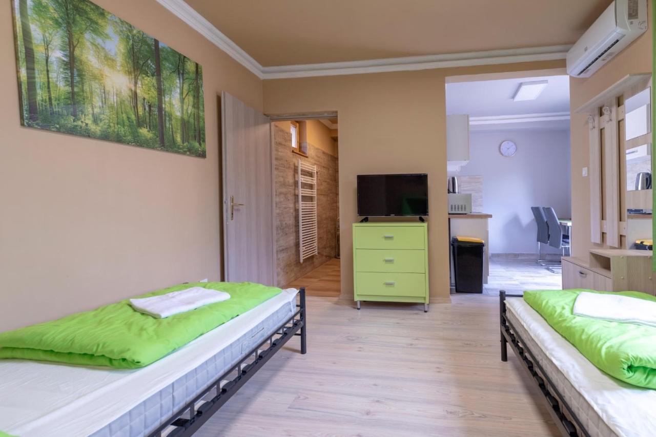Ivanhoe Apartman Apartment Nyírbátor Екстериор снимка