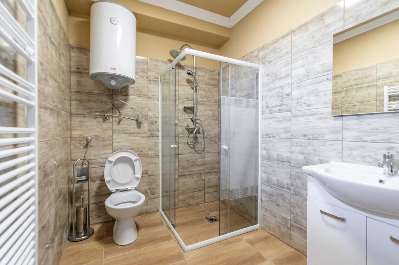 Ivanhoe Apartman Apartment Nyírbátor Екстериор снимка
