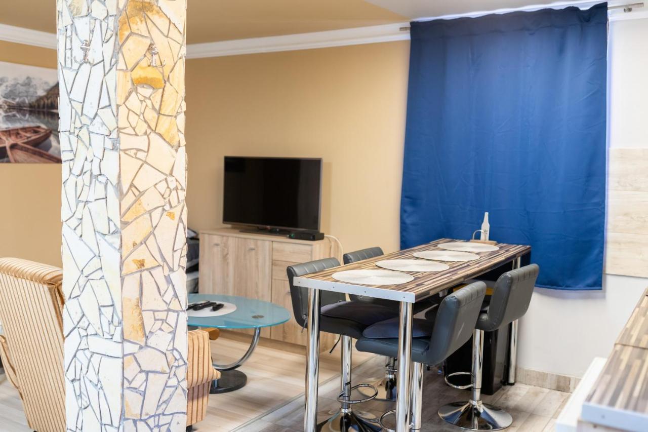 Ivanhoe Apartman Apartment Nyírbátor Екстериор снимка