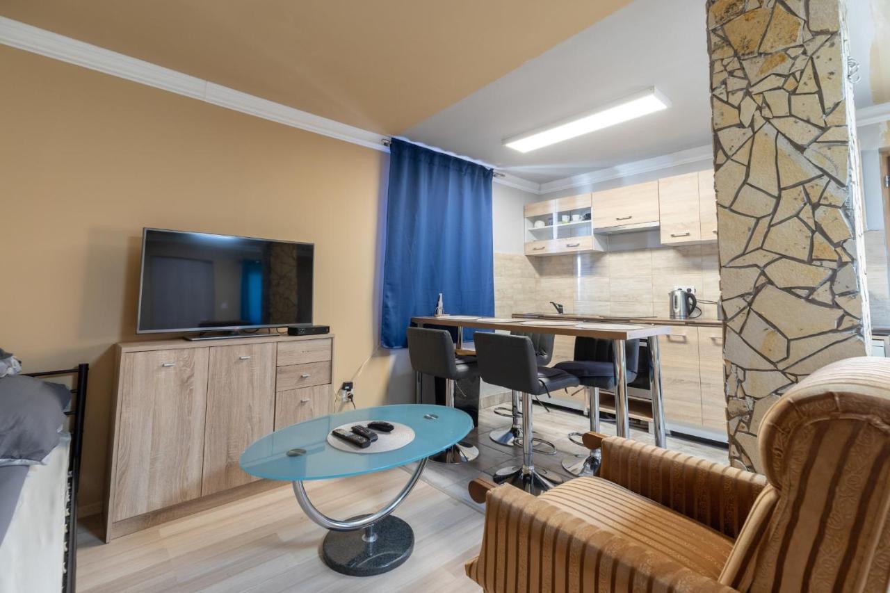 Ivanhoe Apartman Apartment Nyírbátor Екстериор снимка