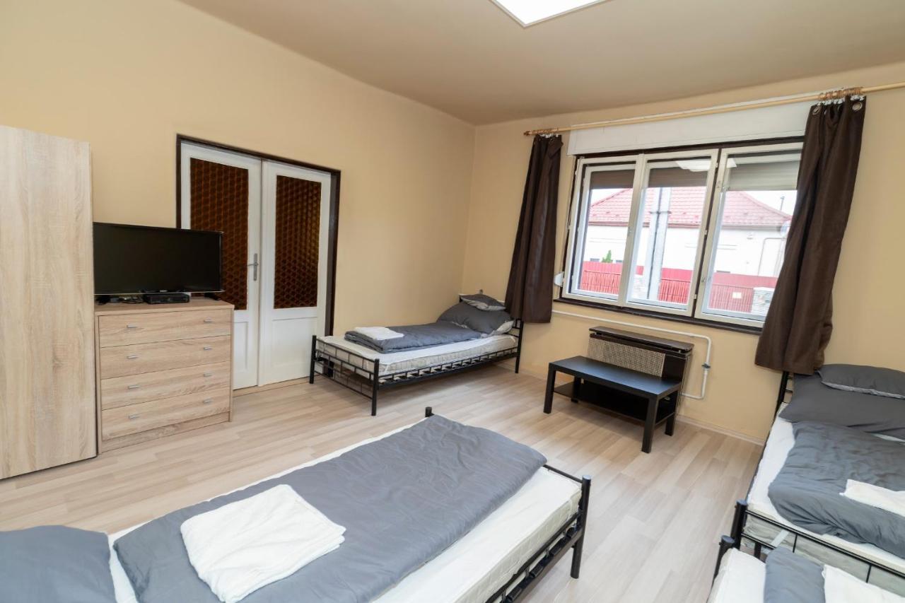 Ivanhoe Apartman Apartment Nyírbátor Екстериор снимка